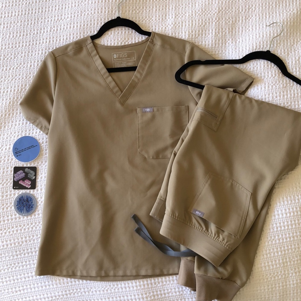 NWOT Latte Figs set